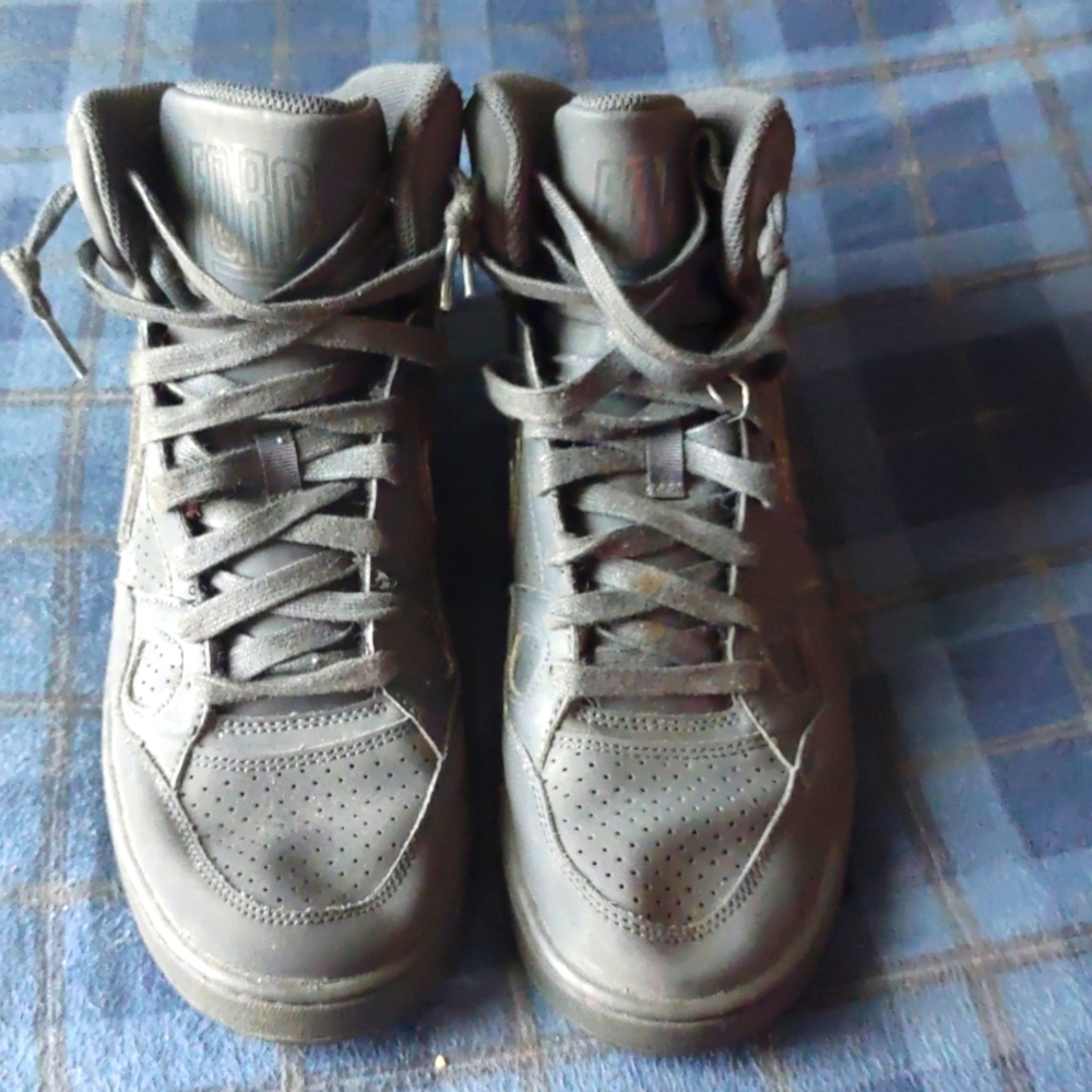 Men's sneakers